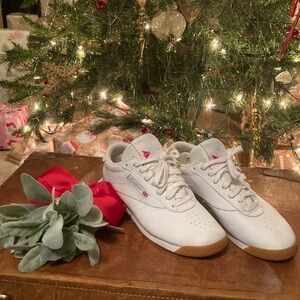 Reebok White Sneakers Size 6.5